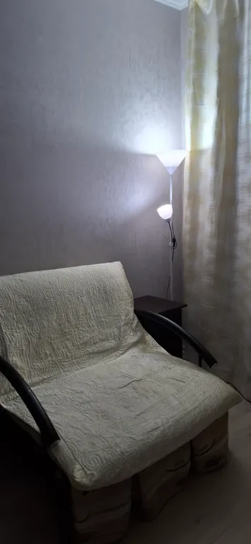 Квартира с большой кухней гостинной, вид из окна на Москву