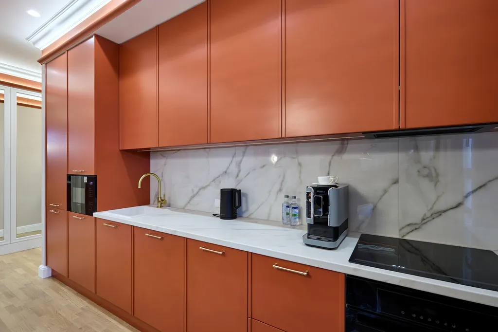 Уникальные яркие дизайнерские апартаменты