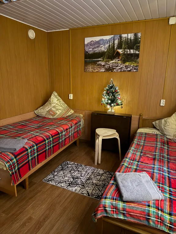 Двухкомнатный домик с видом на озеро