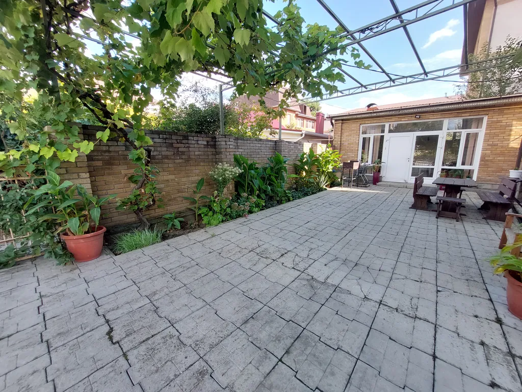 Коттедж Большой дом в центре города — Геленджик