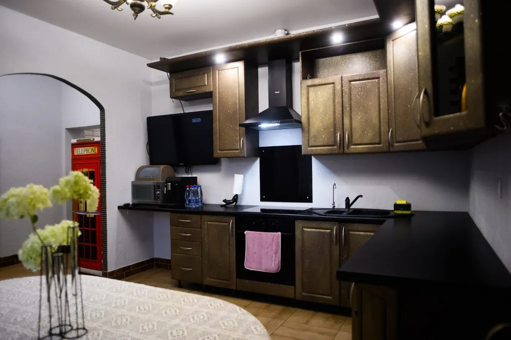 Просторный комфортабельный коттедж в центре города с банным чаном