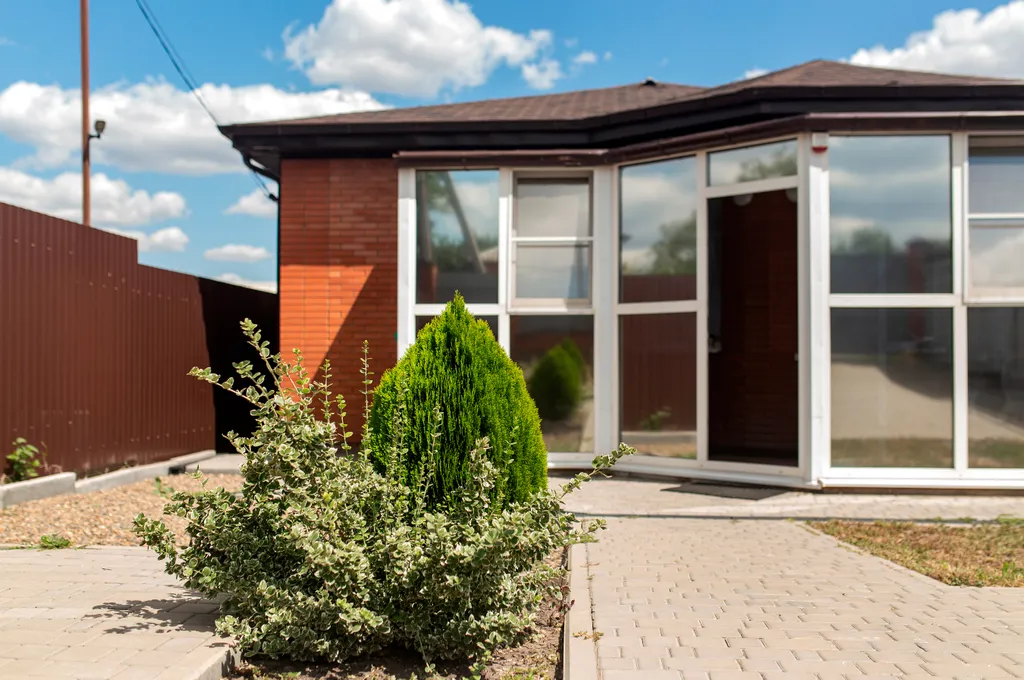 Коттедж Дом Кантри со своим двором и парковкой — аренда посуточно в Новочеркасск