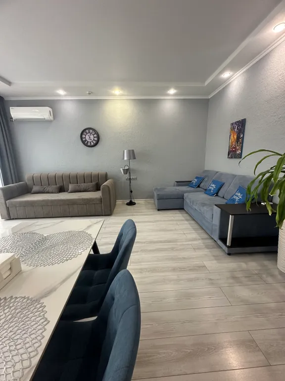 Уютная квартира в центре города с видом на море