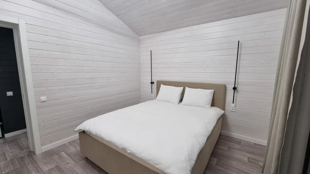 Коттедж Стильный барнхаус с горячей купелью фурако с видом на воду — Можайск