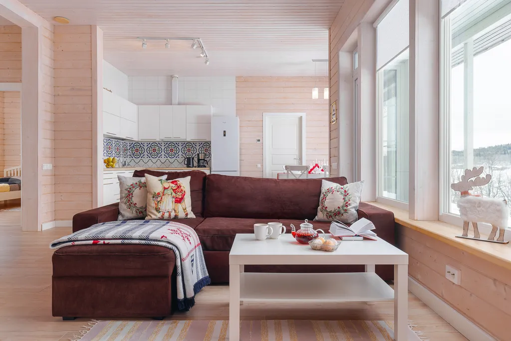 Коттедж Коттедж на берегу озера с видом на горнолыжный курорт и сауной внутри — Заозерный