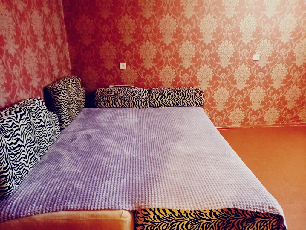 Однушечка возле линии в центре харьковской горы