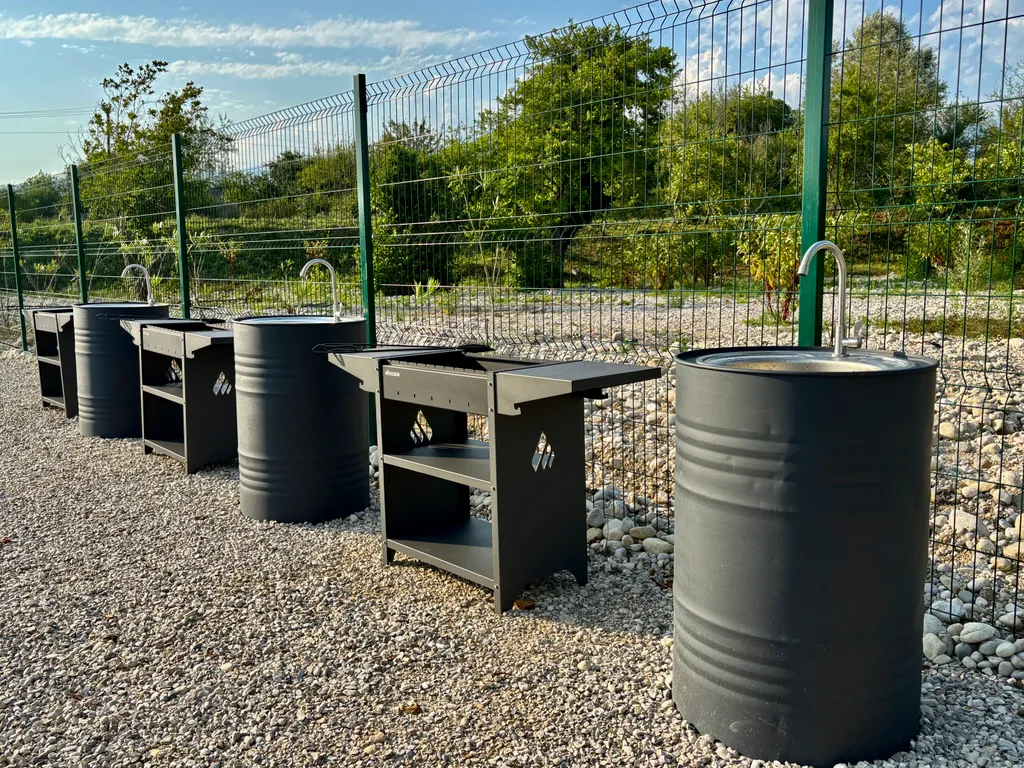 Полуторакомнатный коттедж вблизи реки Хыпста