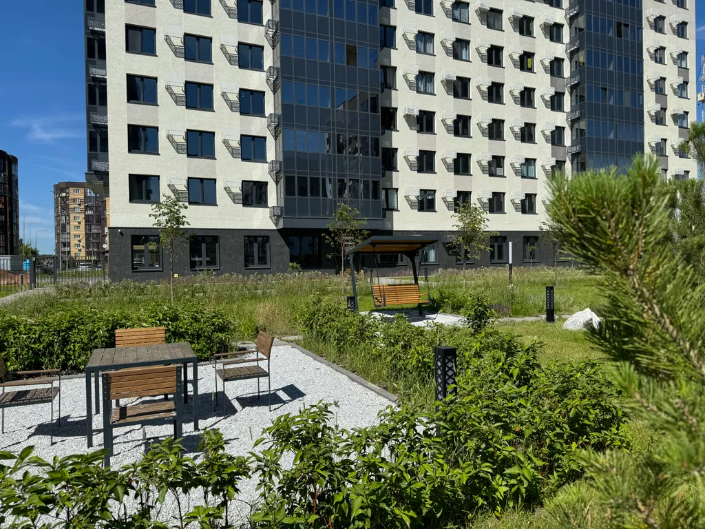 Новая евродвушка с закрытой территорией и двором-парком