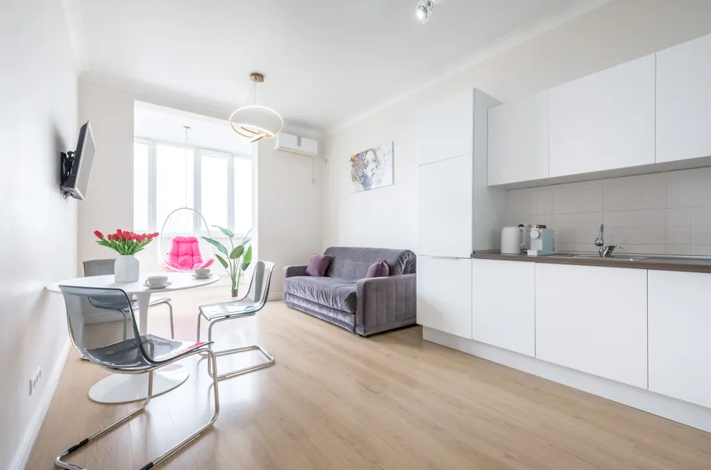 Просторная квартира с лучшим видом на Мост Поцелуев и реку Кубань