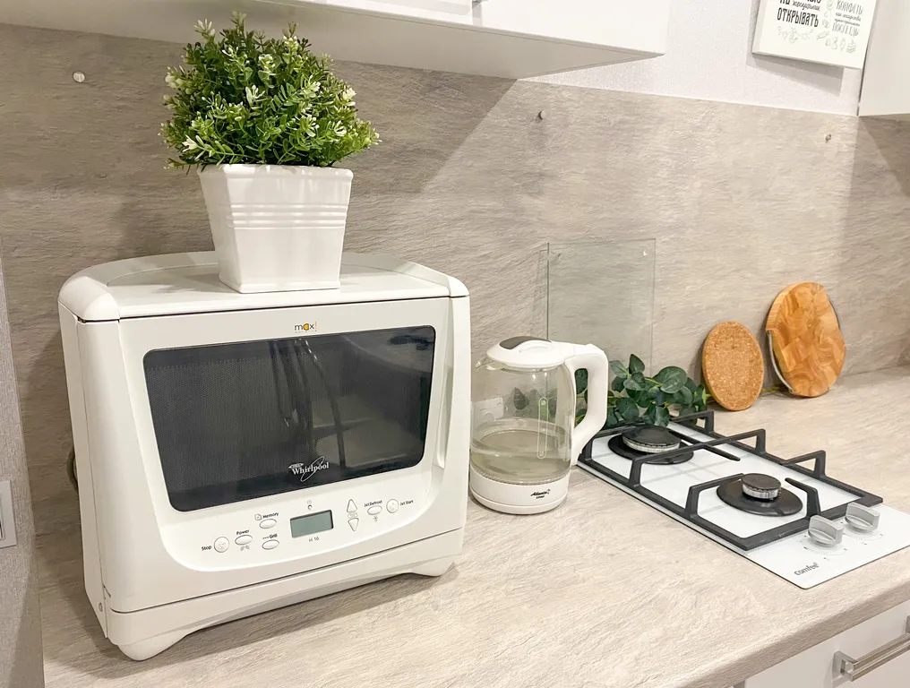 Евродвушка/однушка с большой кухней на Ленинградской