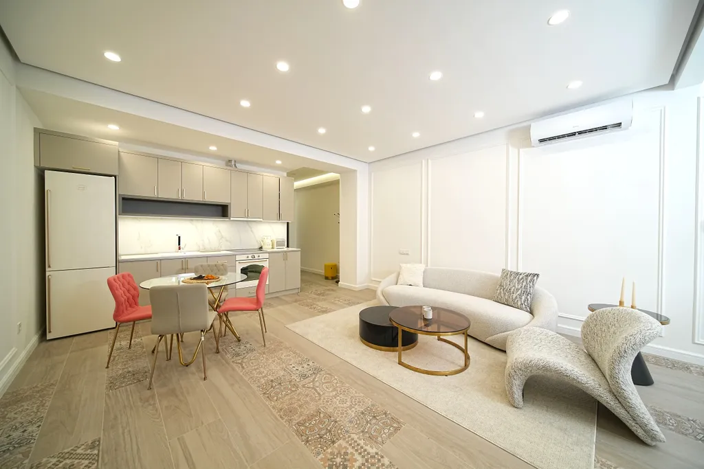 Дизайнерские апартаменты в центре города с 2-мя спальнями