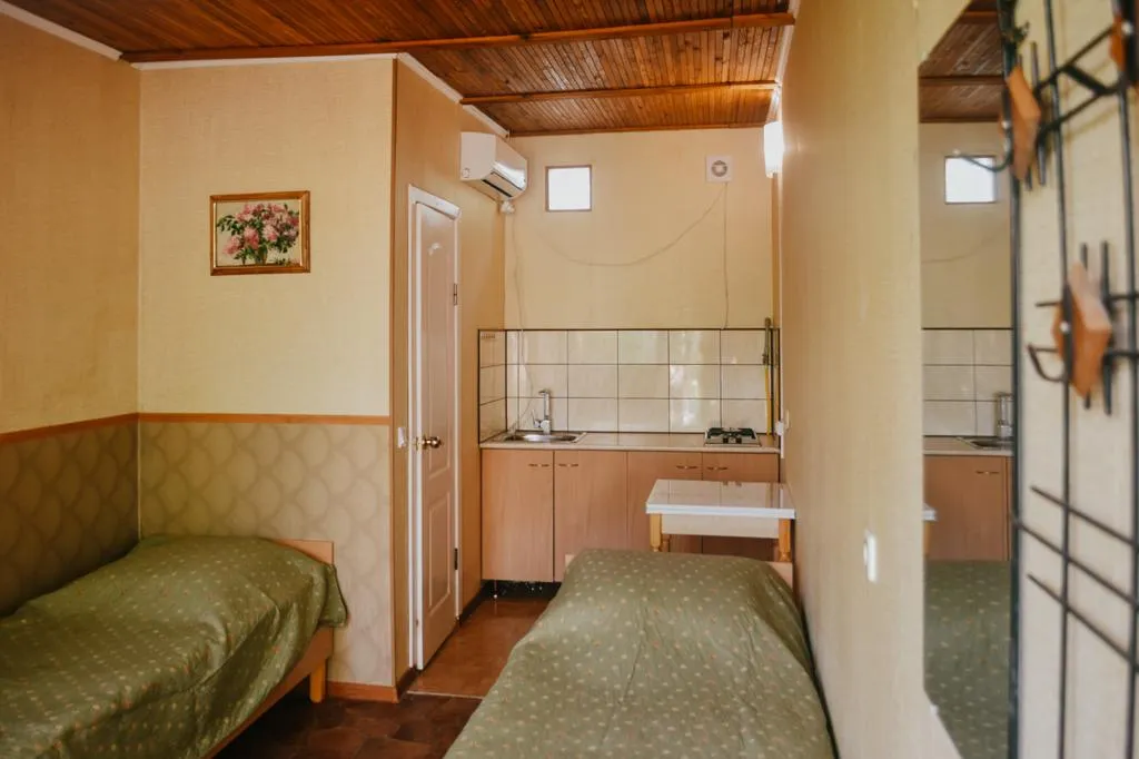 Квартира Двухместный номер со всеми удобствами — аренда посуточно в Феодосия