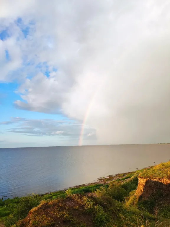 Домик с терассой на берегу озера Ильмень