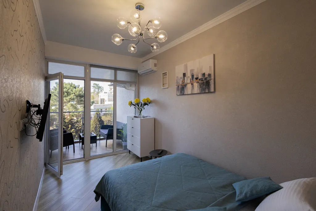 Двухкомнатные апартаменты с балконом рядом с морем