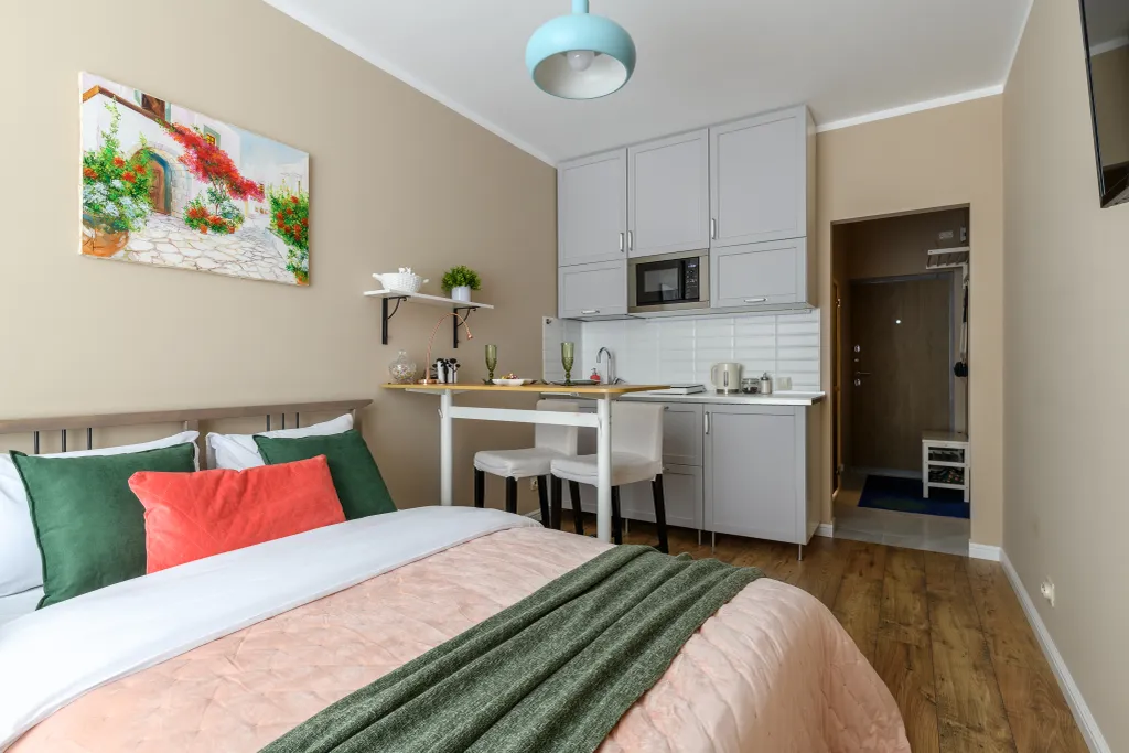 Квартира Студия с видом на сосны в Зеленогорске, закрытая территория — аренда посуточно в Зеленогорск