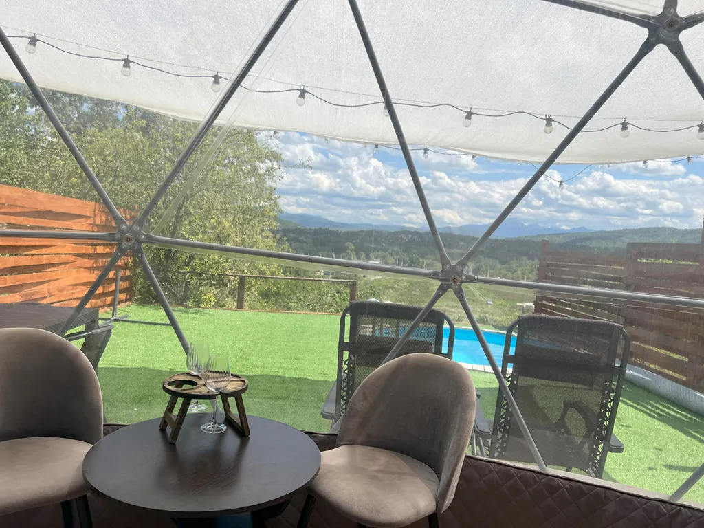 Сфера с подогреваемым бассейном