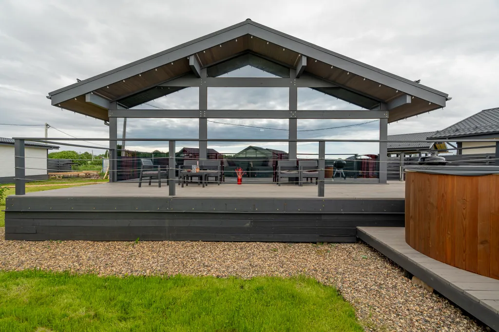 Рубиновый дом в Загородном клубе у Плещеева озера