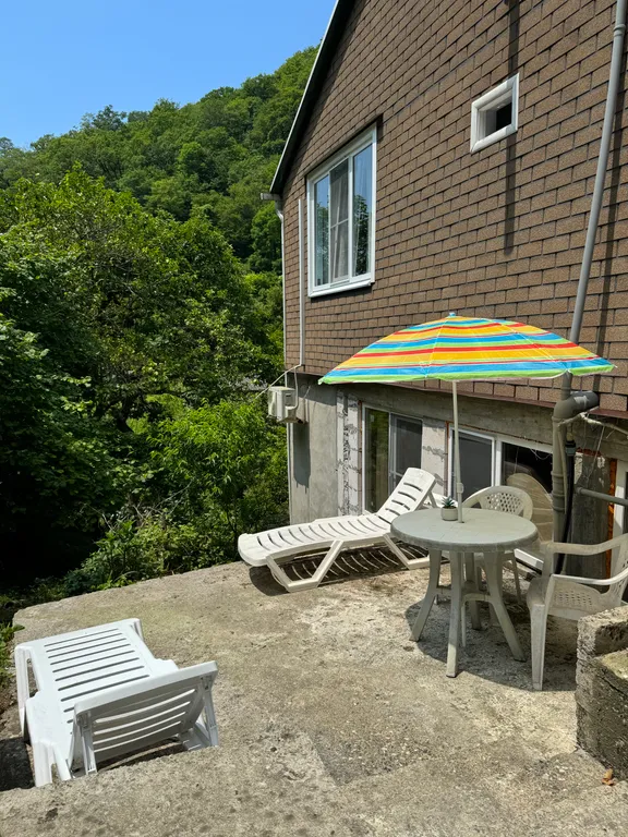 Коттедж Домик в лесу — Сочи