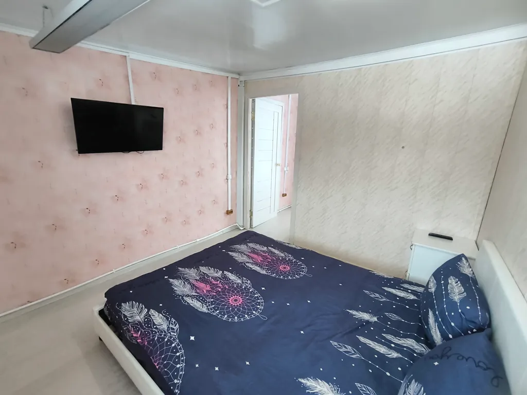 Комфортабельный 2-этажный дом с панорамным остеклением и русской баней