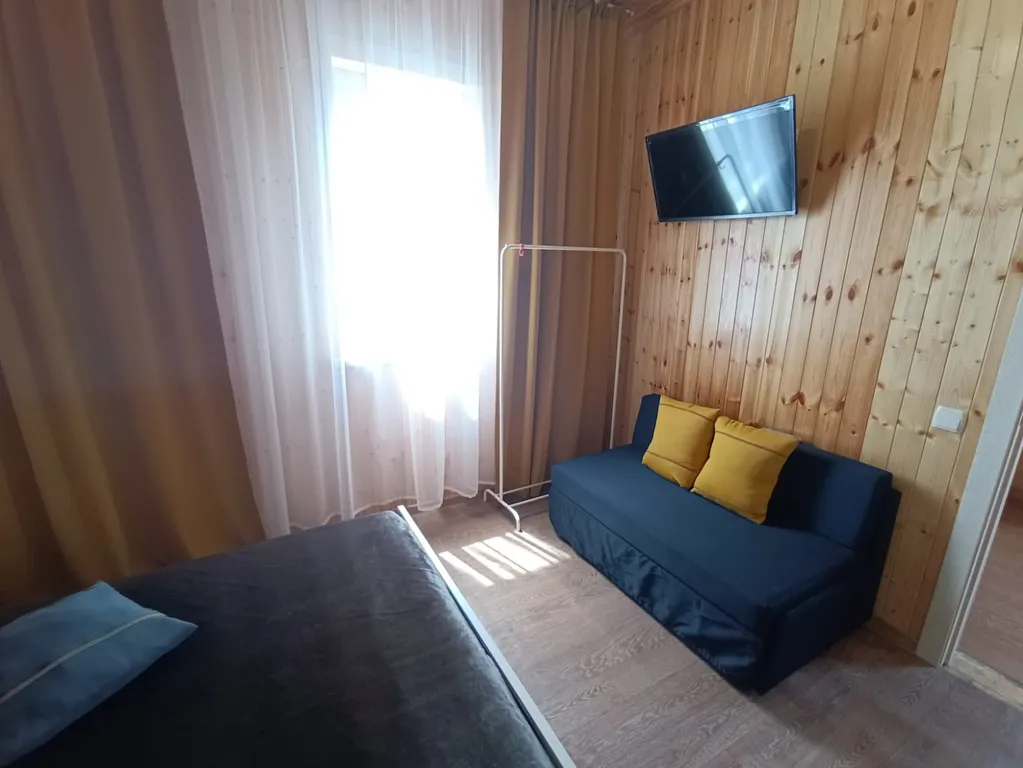 Дом с большой терассой