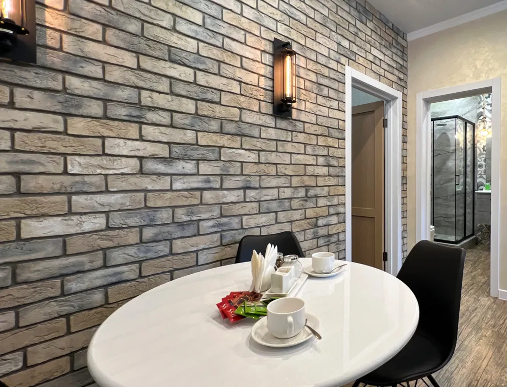 Стильная квартира с мангальной зоной и двором в центре