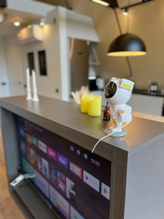 Просторный треугольный дом с джакузи