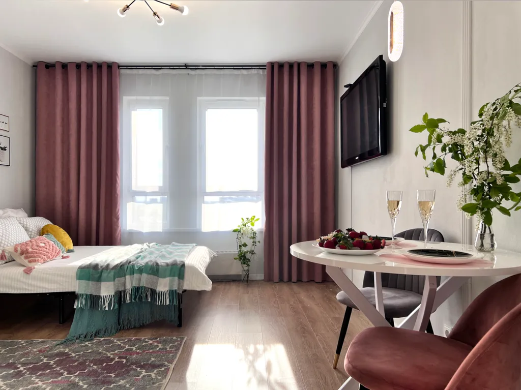 Студия с прекрасным видом из окна