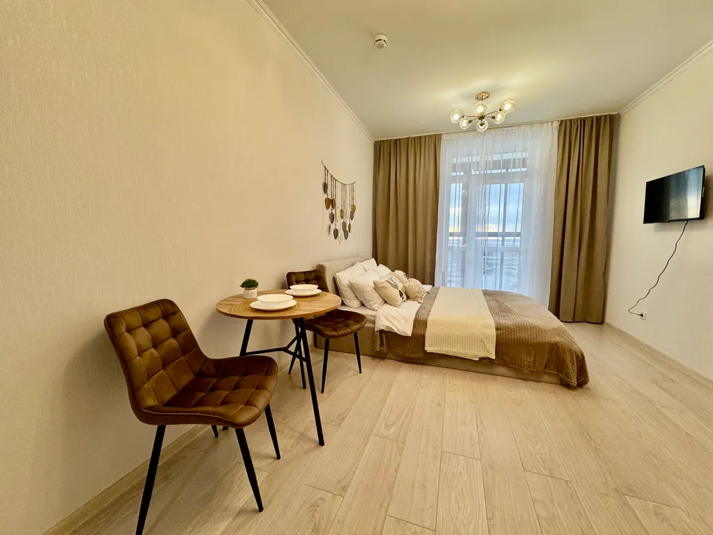 Студия с лоджией и красивым видом