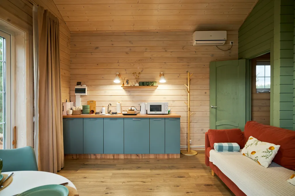 Дома из клееного бруса в хвойном лесу у Камского Моря и Семрука