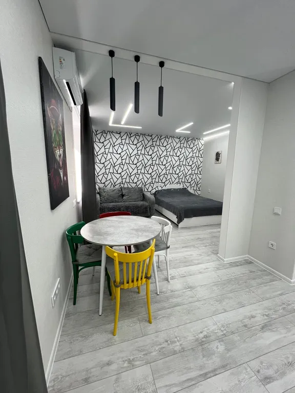 Уютная студия с дизайнерским ремонтом