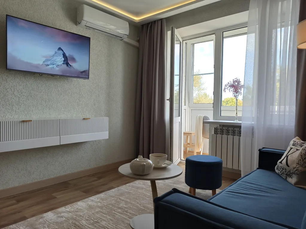 У аэропорта