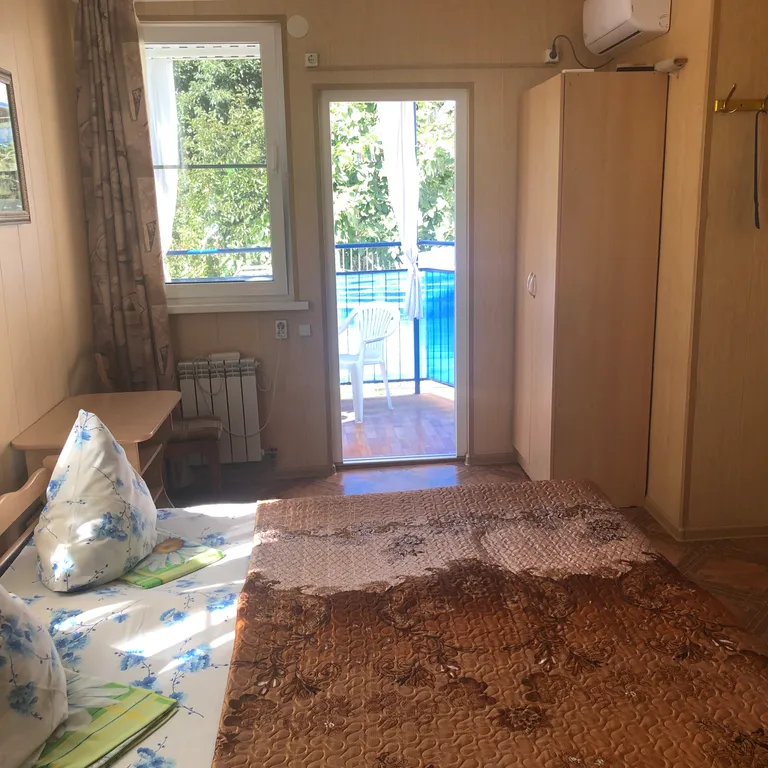 Коттедж - ТЕРЕМ 
Трёх-четырехместный семейный  номер с удобствами