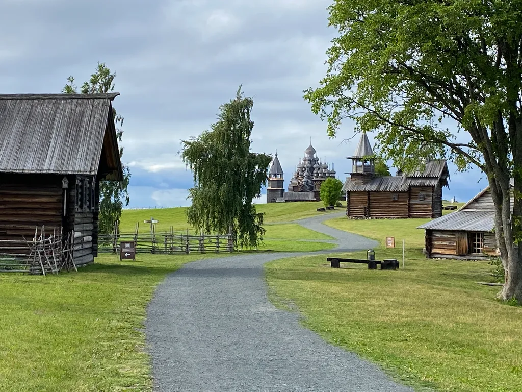 Уютная 3-комнатная квартира в центре города, всё в шаговой доступности