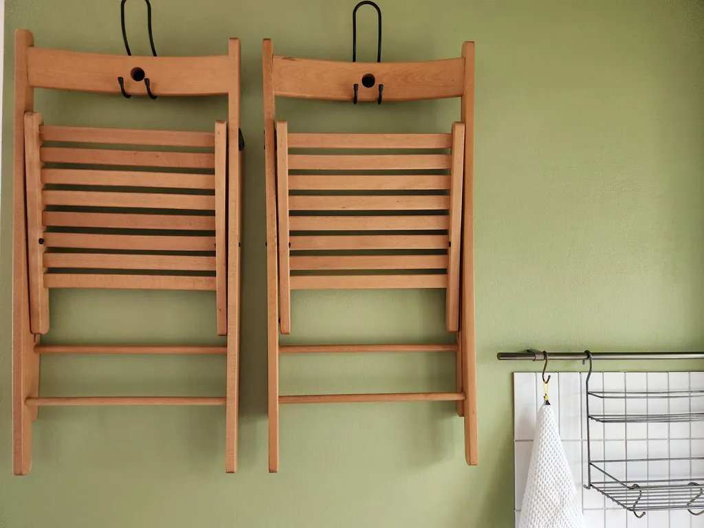 Журавлиный домик на берегу речки