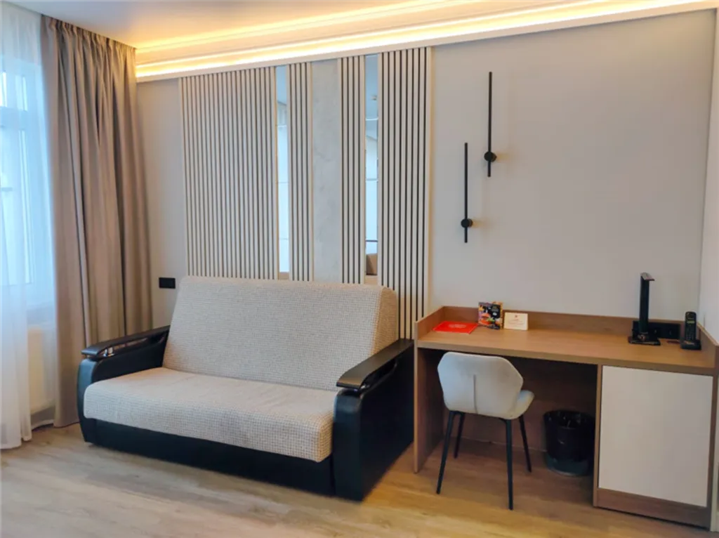 Люкс двухкомнатный с прямым видом на море и балконом (Корп.В)