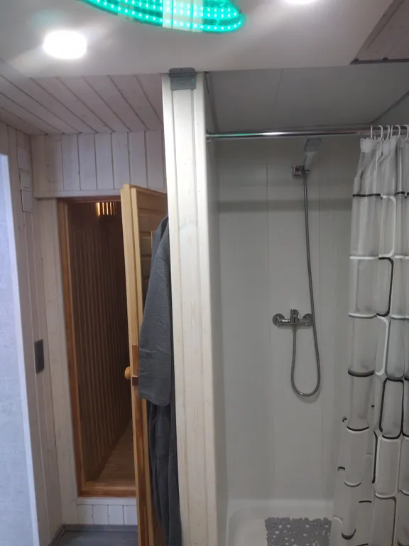 Коттедж Коттедж Сауна + уединённый барнхаус у пруда — Москва