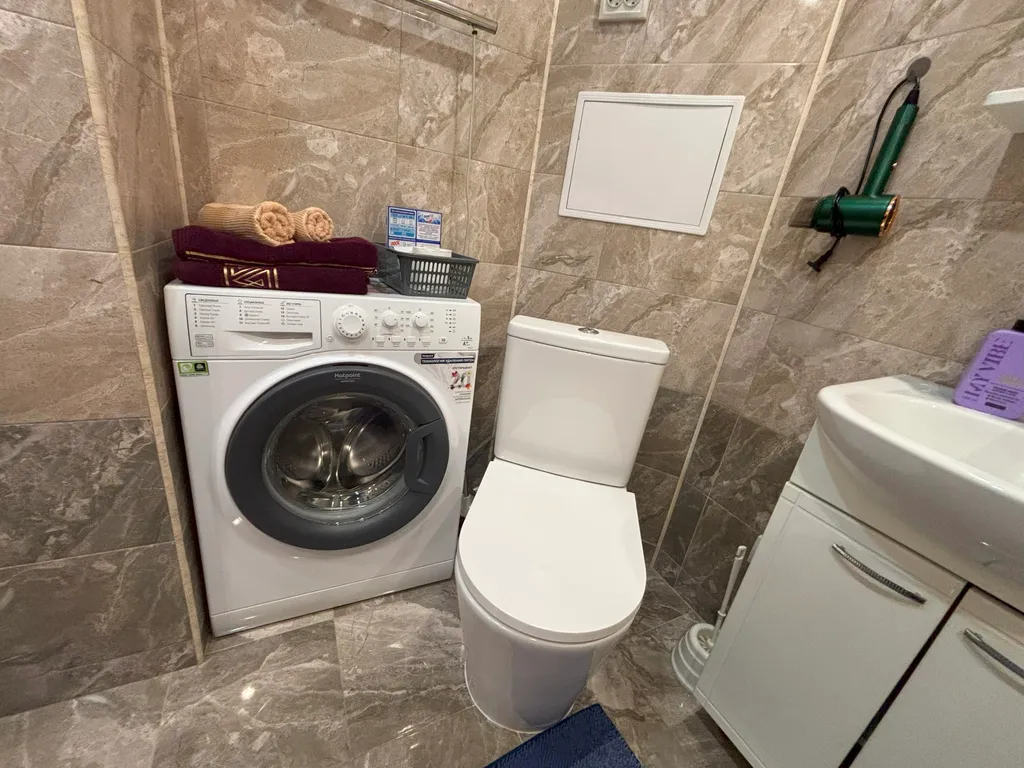 Уютная студия в живописном районе рядом с аэропортом