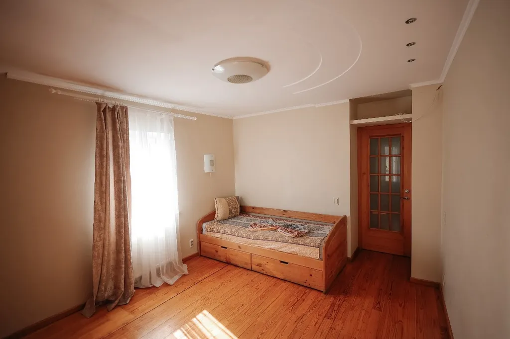 Коттедж возле леса