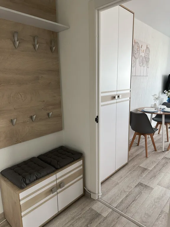 Студия с панорамной лоджией у арены Трактор