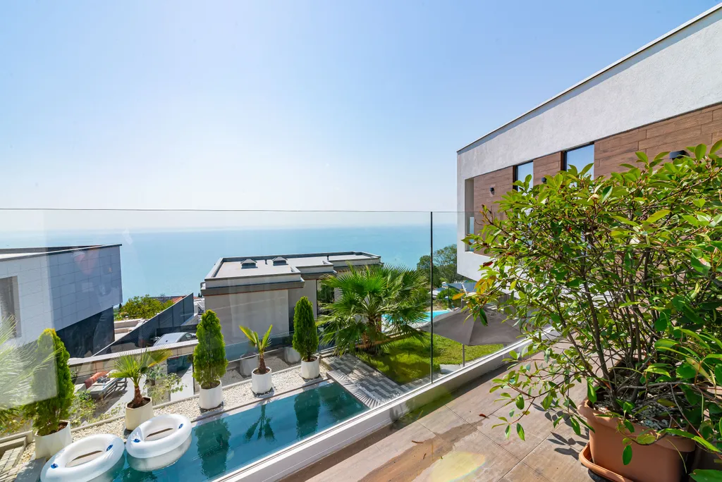 Вилла Cтар с бассейном, сауной и панорамой моря