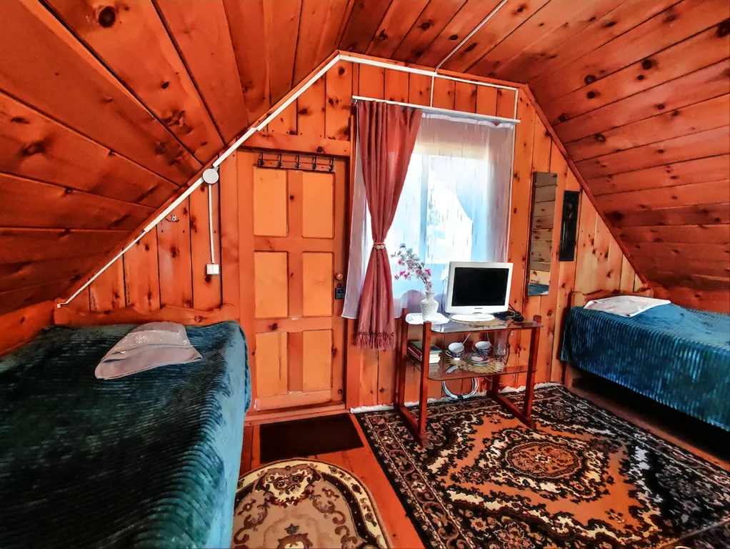 Кедровый номер с видом на горы