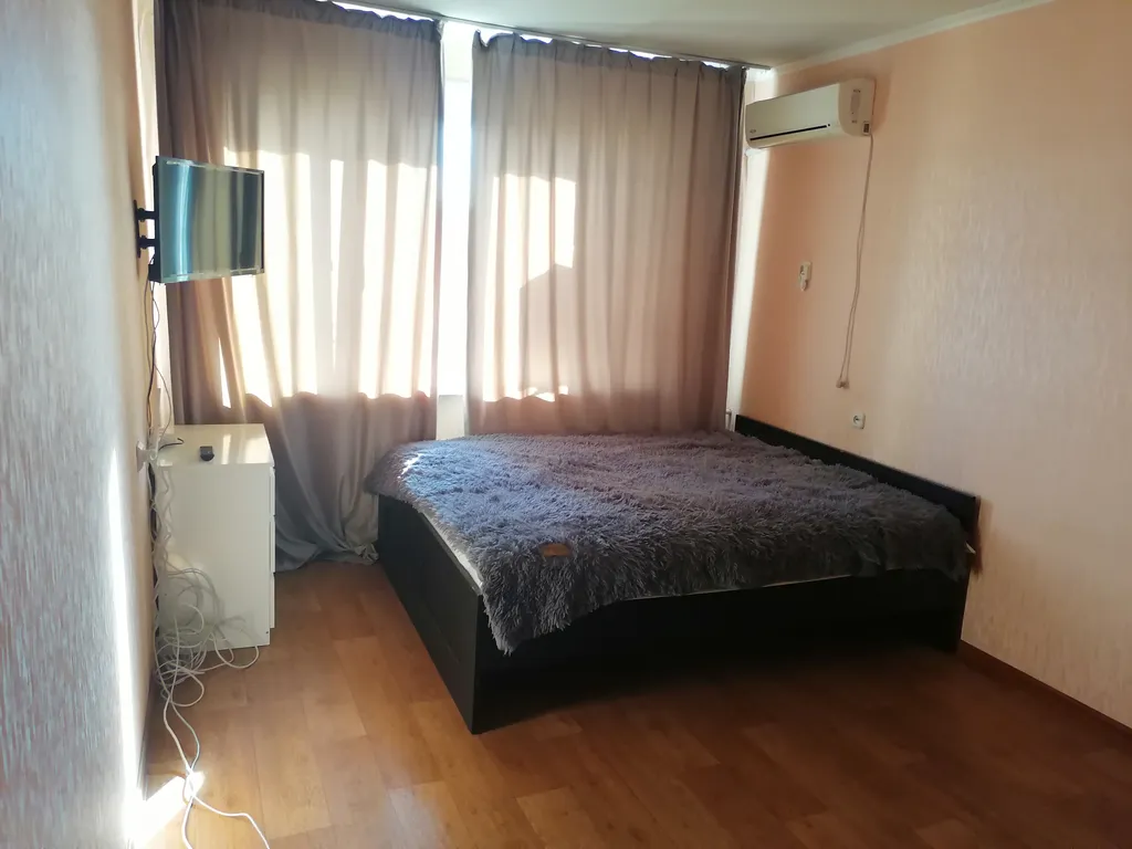 2-комнатная квартира с 3мя 2х спальными и диваном