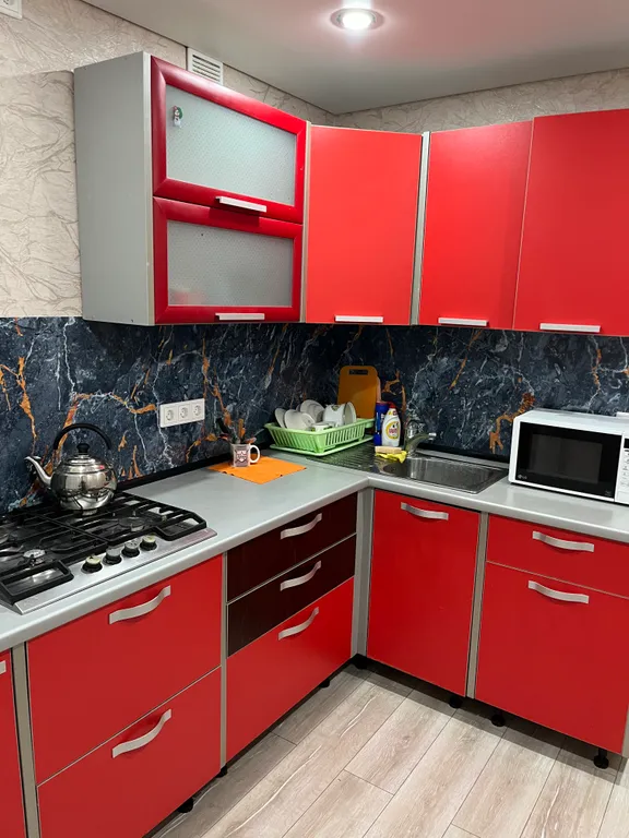 Уютная, просторная квартира со свежим ремонтом в центре города.