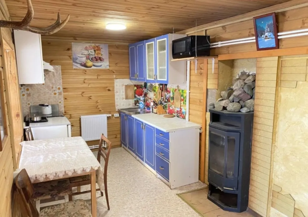 Уютный дом возле реки