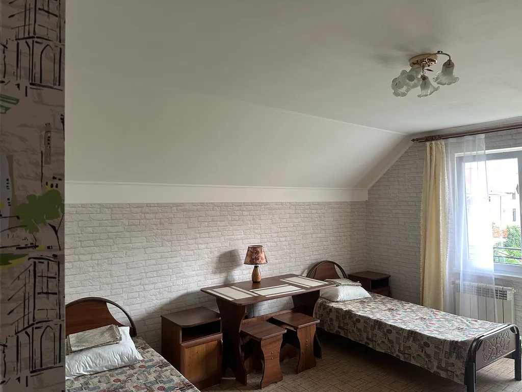 Квартира Квартира Трехместный номер 3 в частном доме Лужайка — Лазаревское