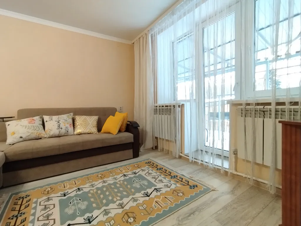 Дом около озера