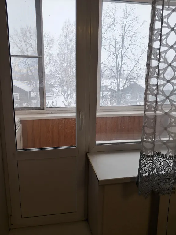 Двухкомнатная квартира недалеко от въезда в город со свежим ремонтом