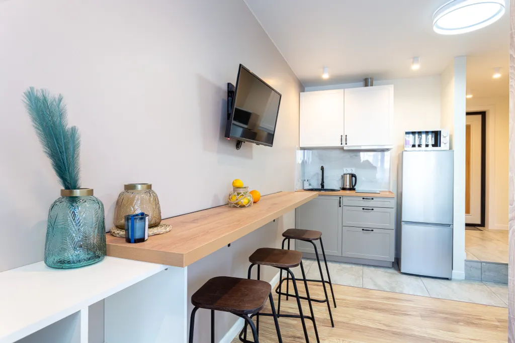 Современная студия Морент с ярким интерьером в жк фрукты