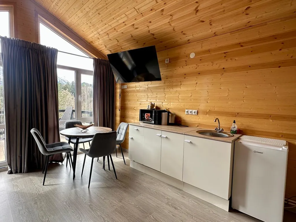 Коттедж Барнхаус с видом на горы и реку — Архыз