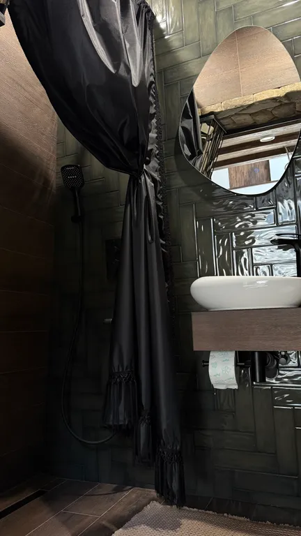 Шале в черте города с выходом в лес